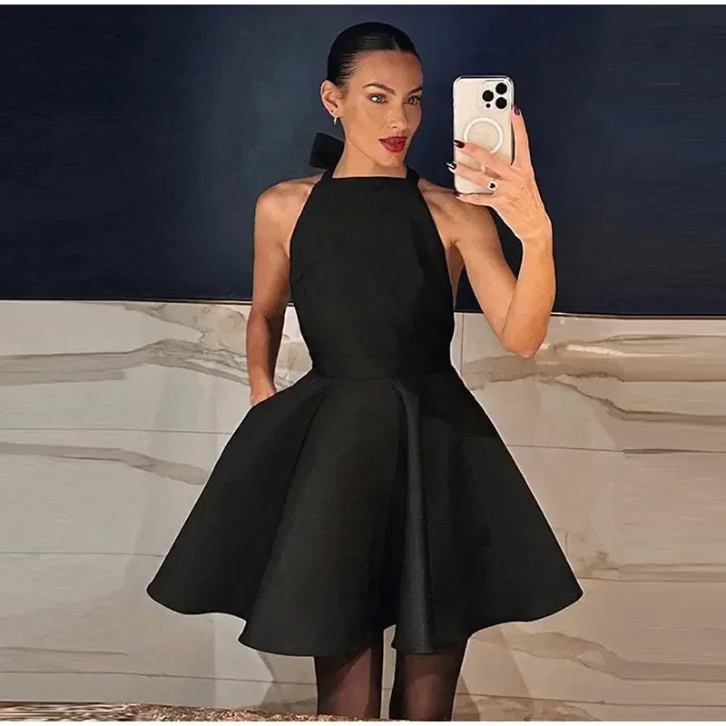 Levoire | Robe élégante avec col halter