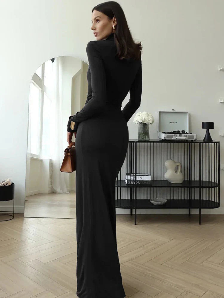 Levoire | Élégante Robe Noire À Fente Haute