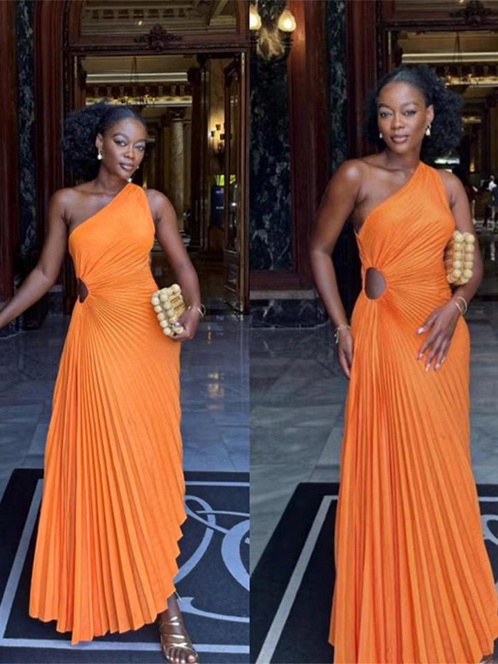 Levoire | Une Robe Maxi Plissée Irrégulière Sans Bretelles