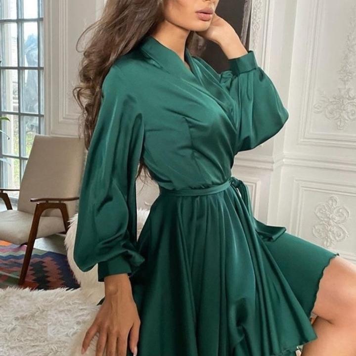 Levoire | Rennot robe satin à manches longues en V Vert