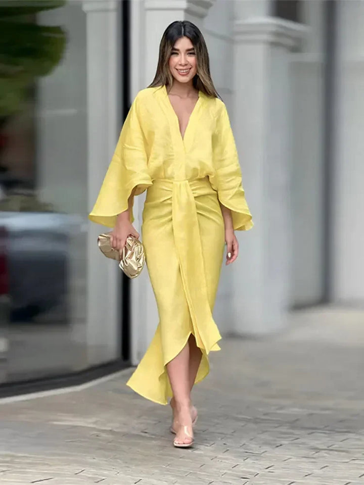 Levoire | Robe Élégante Avec Manches Cloches Et Décolleté En V