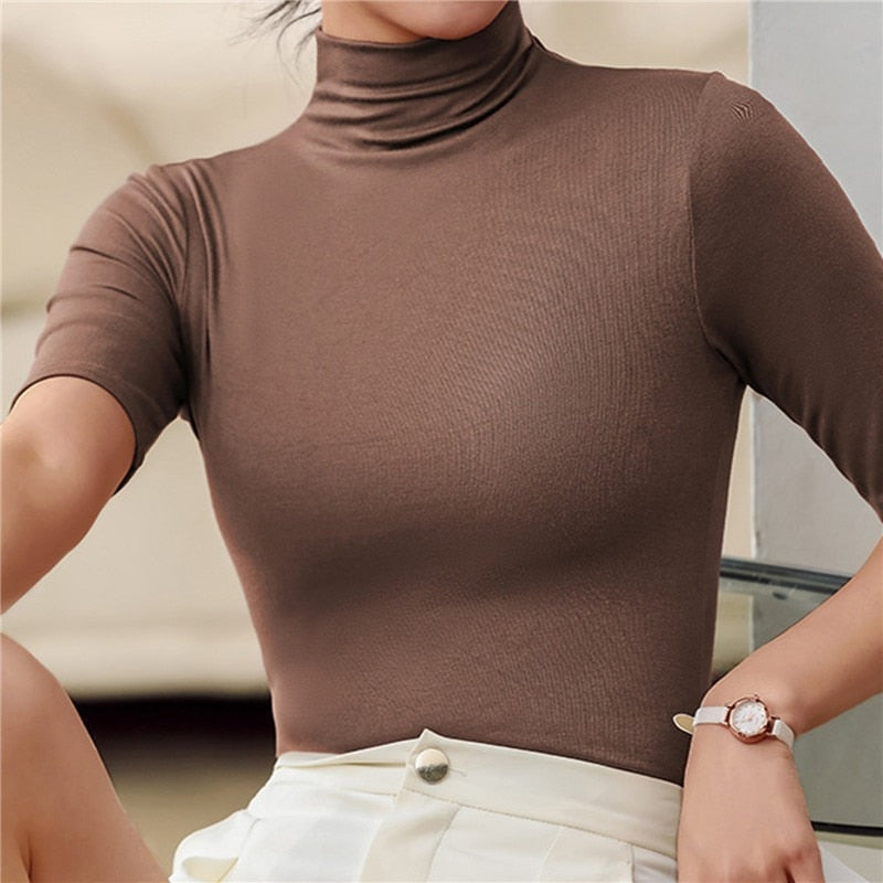 Levoire | Pull À Col Roulé Minimaliste Braun