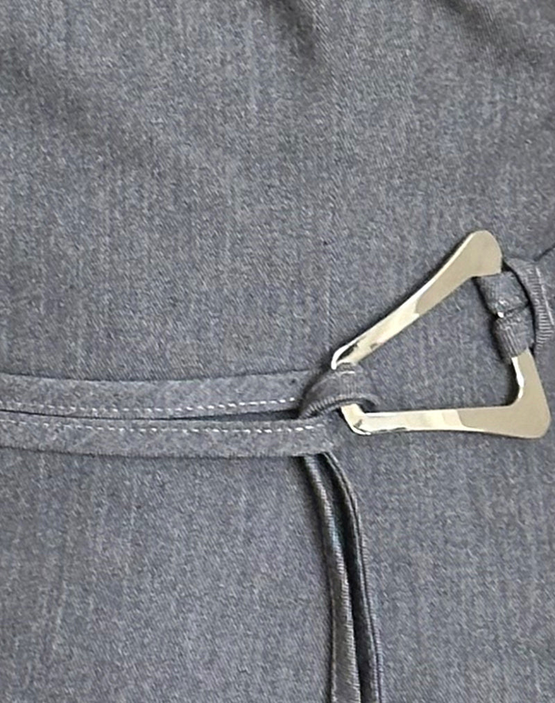 Levoire | Un Épaulé Top Avec Ceinture À La Taille