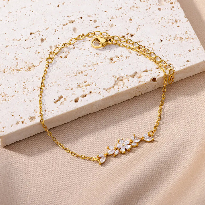 Levoire | Bracelet Fleur En Zircon Doré