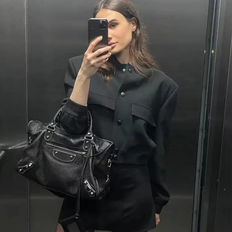 Levoire | Moderne, Tendance, Veste Femme Raccourcie Avec Poches Noir