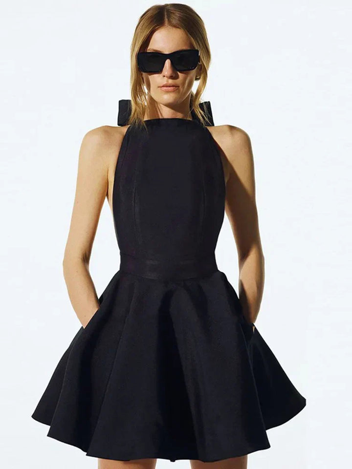 Levoire | Robe élégante avec col halter Noir