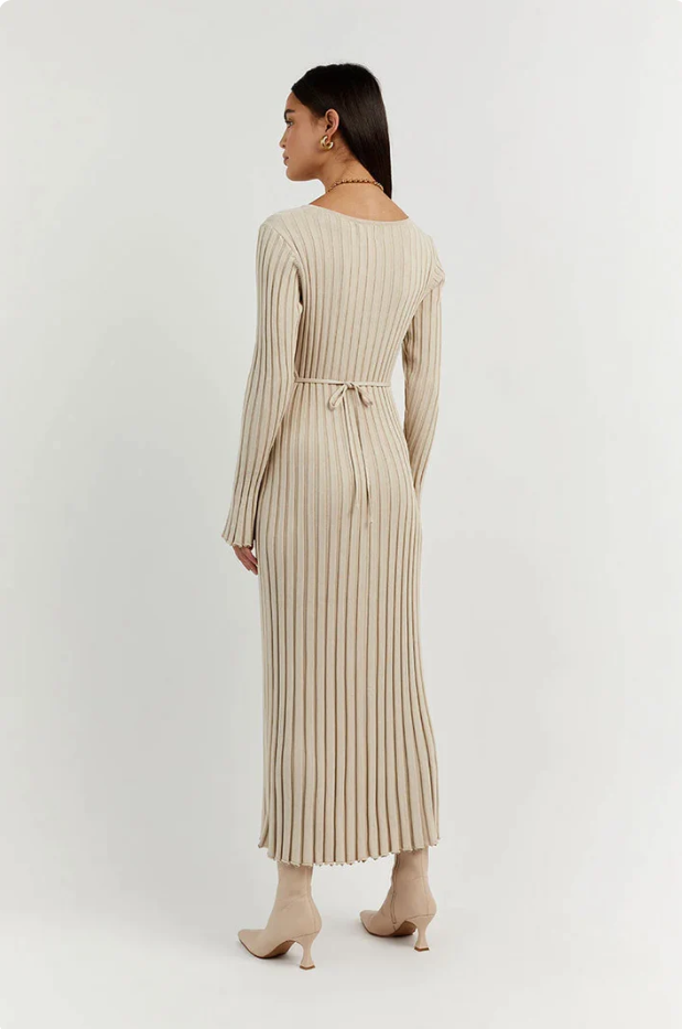 Levoire | Robe mi-longue à encolure en V et manches