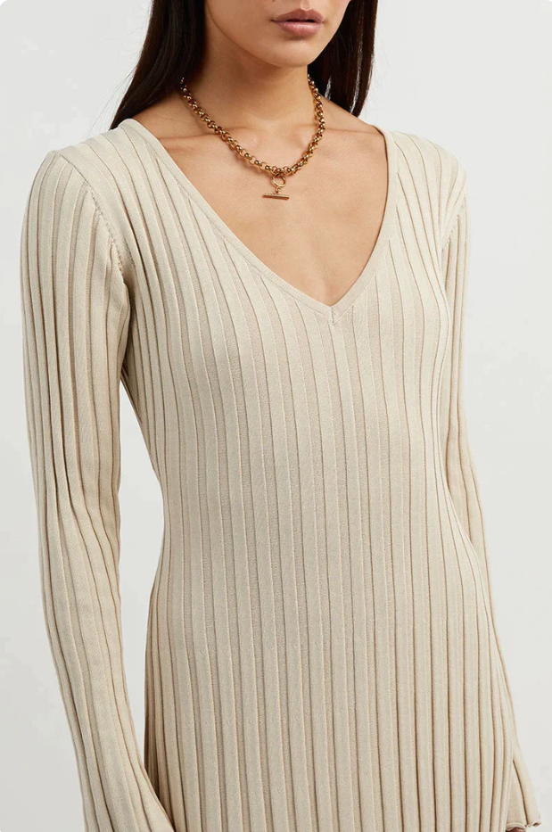 Levoire | Robe mi-longue à encolure en V et manches