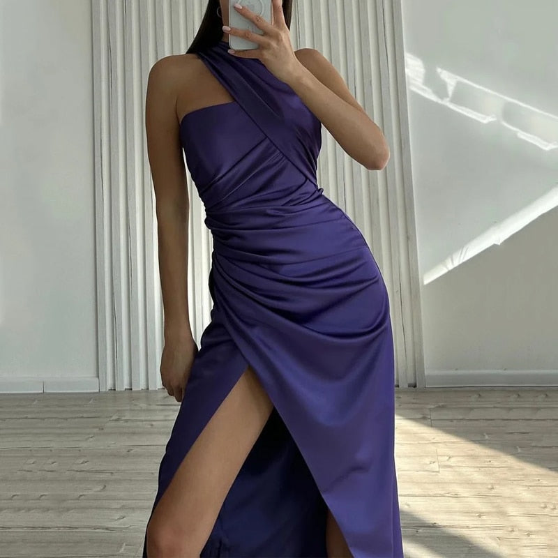 Levoire | Une Robe Maxi Plissée Sans Bretelles À Fente Haute