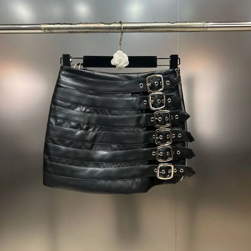 Levoire | Mini-Jupe En Cuir Avec Boucles En Métal Noir