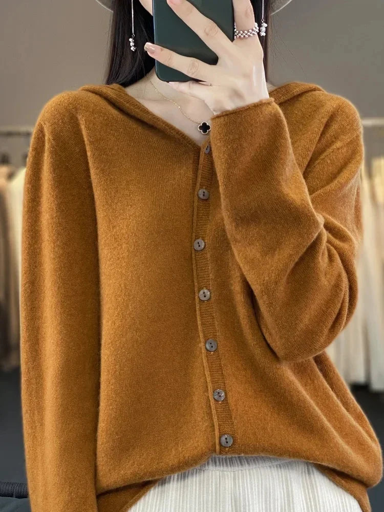 Levoire | Pull En Cachemire À Manches Chauve-Souris Avec Bonnet Et Bouton Braun