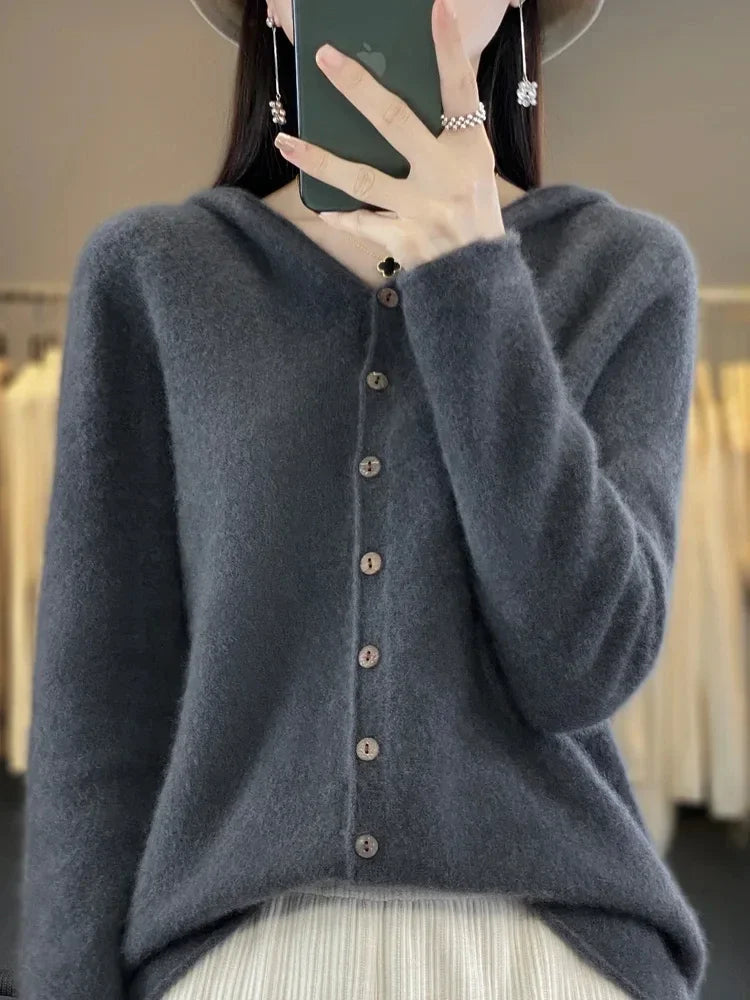 Levoire | Pull En Cachemire À Manches Chauve-Souris Avec Bonnet Et Bouton Gris