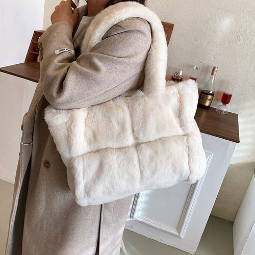 Levoire | Sac À Main En Peluche Pipe - Un Sac À Main Pour Femme Confortable Et Hivernal