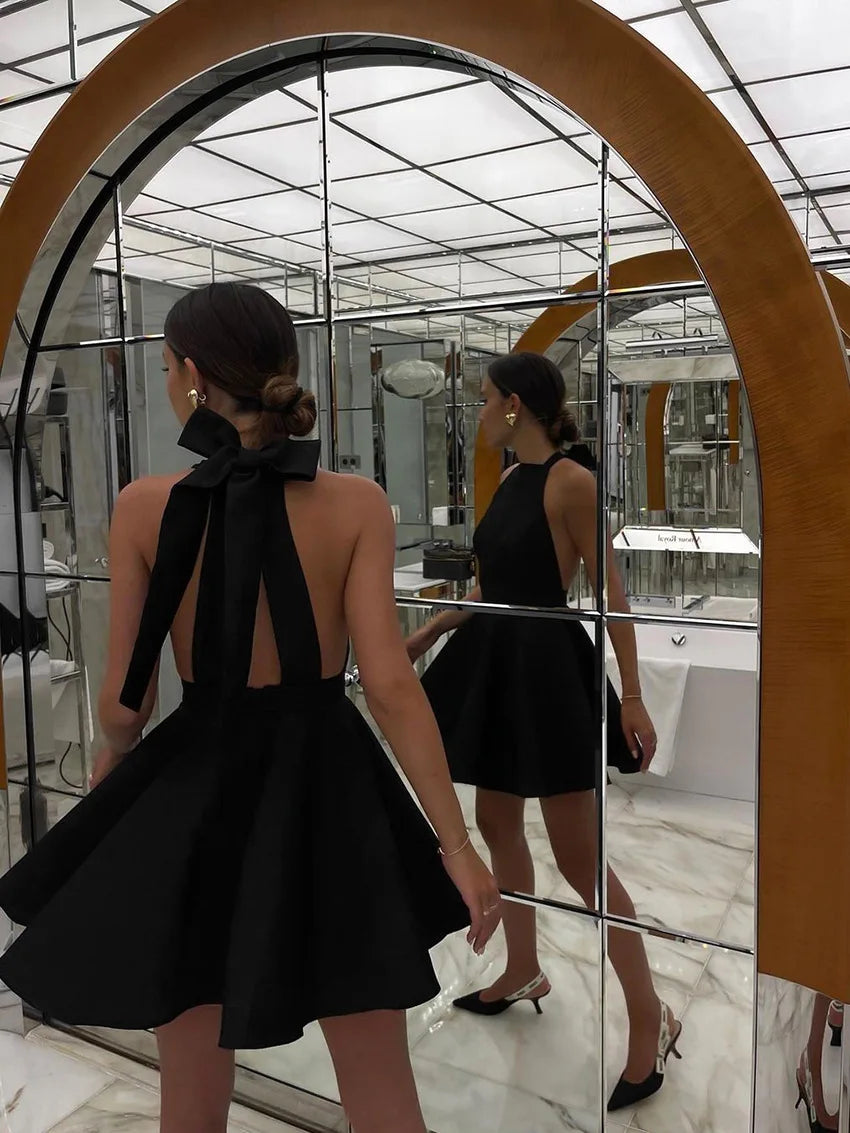 Levoire | Robe élégante avec col halter