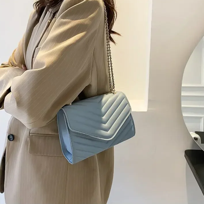 Levoire | Sac À Bandoulière Moderne Avec Détails En Chaîne Bleu 20*13*9CM