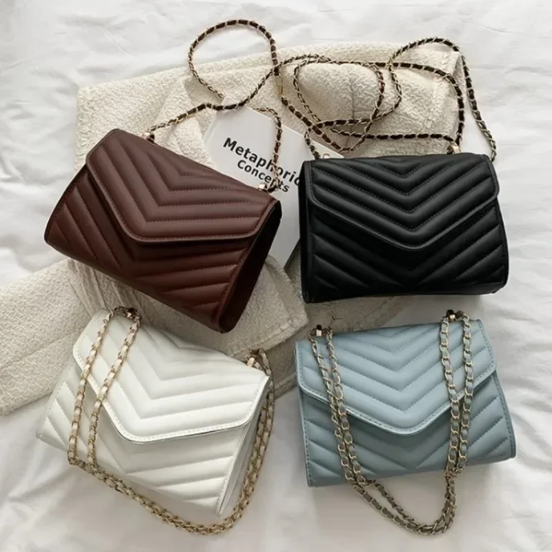 Levoire | Sac À Bandoulière Moderne Avec Détails En Chaîne