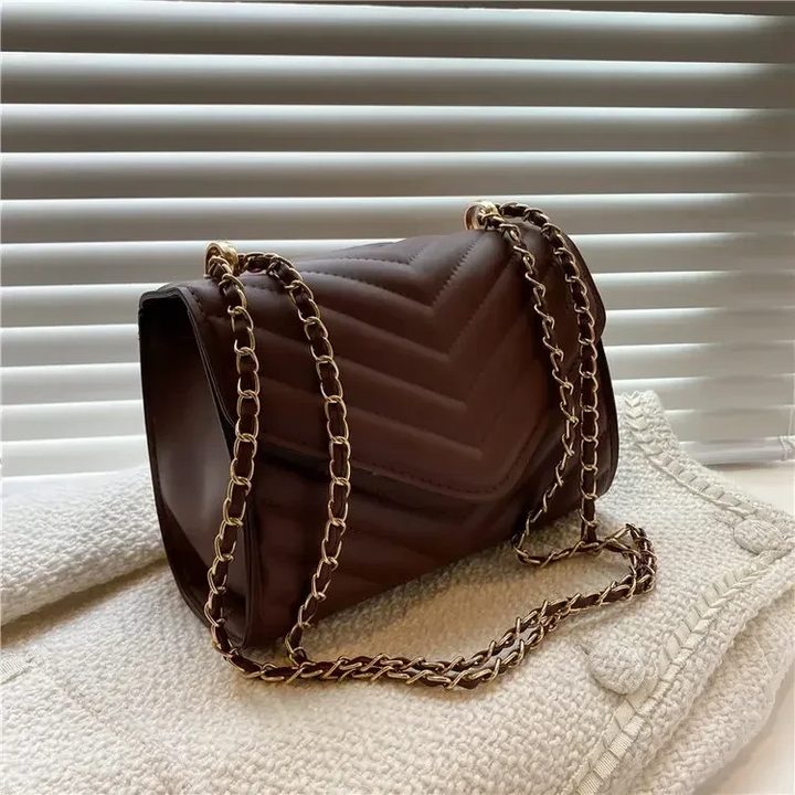 Levoire | Sac À Bandoulière Moderne Avec Détails En Chaîne