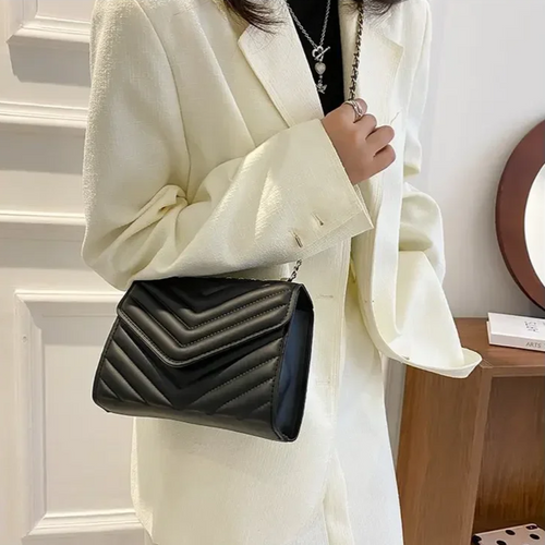 Levoire | Sac À Bandoulière Moderne Avec Détails En Chaîne