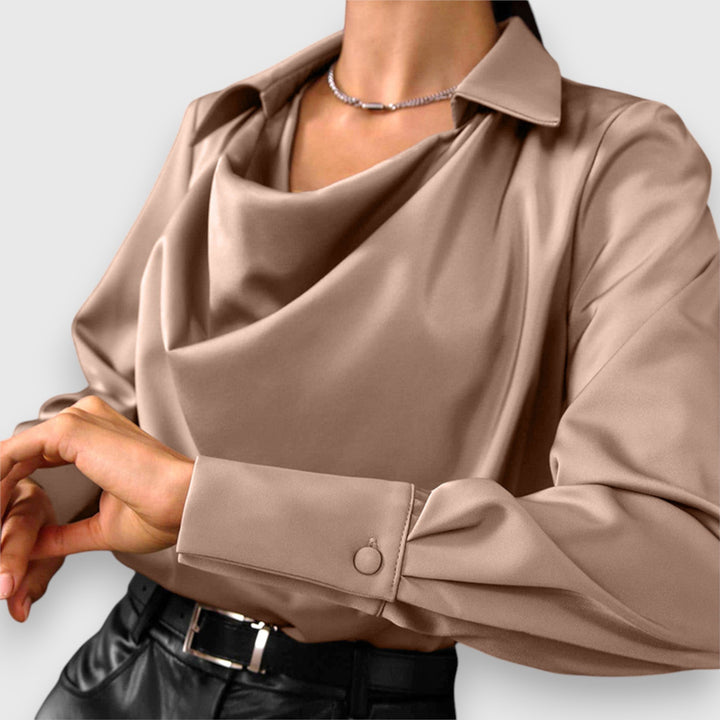 Levoire | Élégante Blouse Outfit Classique