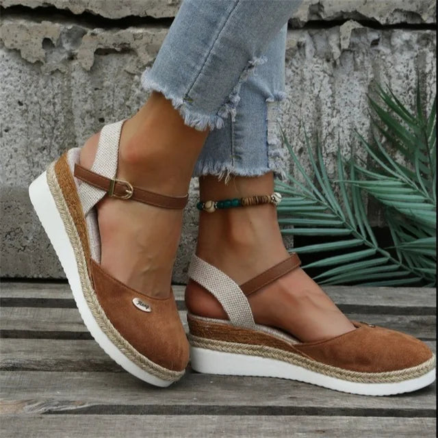 Levoire | Sandales À Talons Avec Silhouette Féminine Khaki