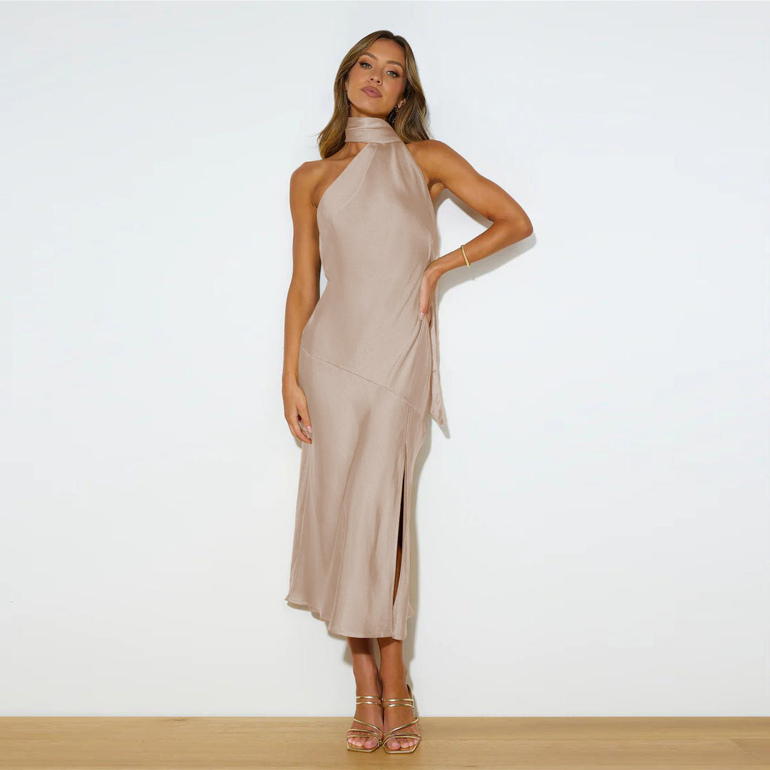 Levoire | Robe élégante en satin pour femmes, drapée, fendue, creuse et fine Abricot
