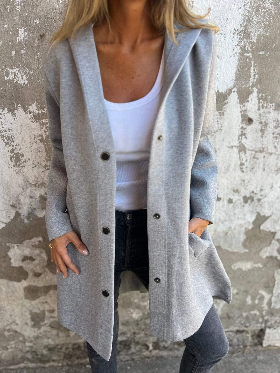 Levoire | Veste tricotée avec boutons et capuche Gris