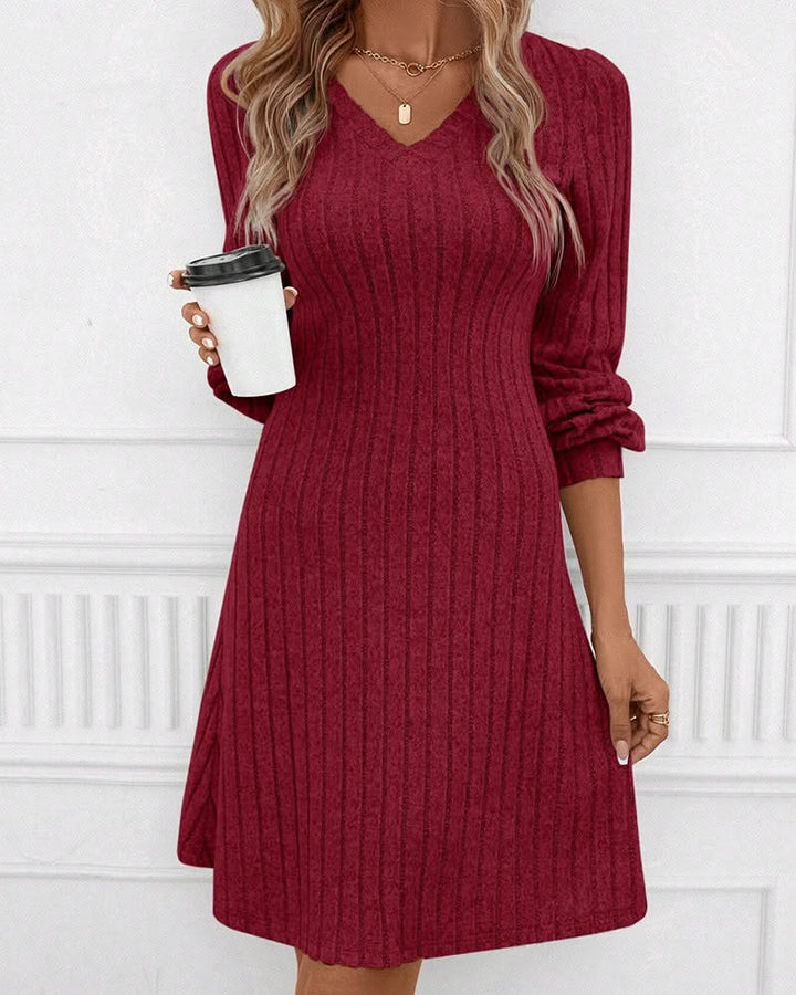 Levoire | Robe Élégante À Rayures Côtelées Avec Décolleté En V