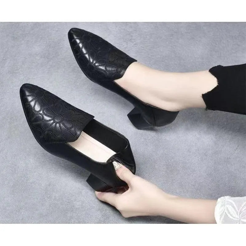 Levoire | Belles chaussures en dentelle à talons moyens Noir