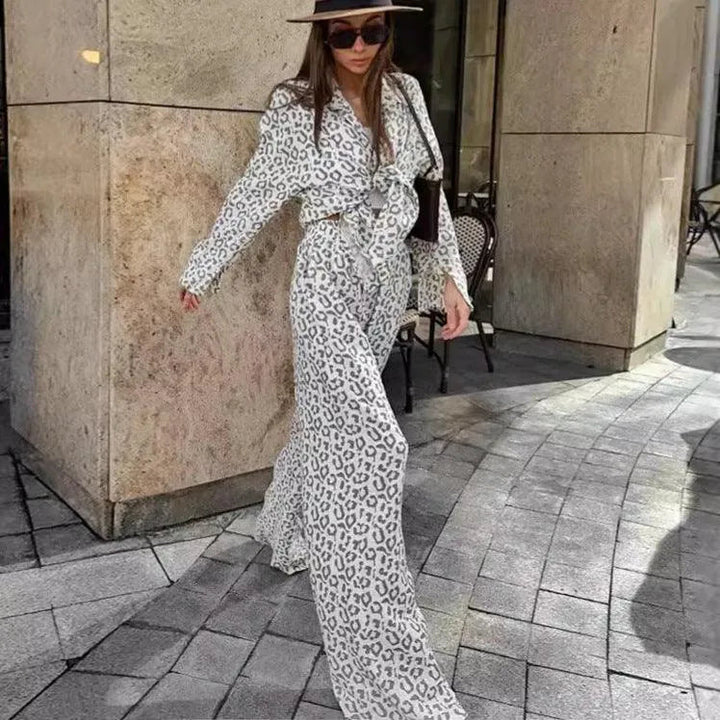 Levoire | Robe à imprimé léopard à taille haute pour femmes