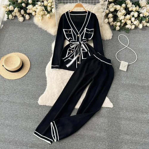 Levoire | Ensemble pour femmes en deux pièces, avec des manches longues, décolleté en V et pantalons drapés larges