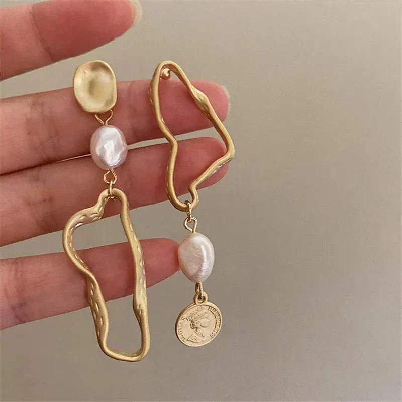 Levoire | Boucles D'Oreilles Baroques Asymétriques Avec Perle Et Accents Dorés