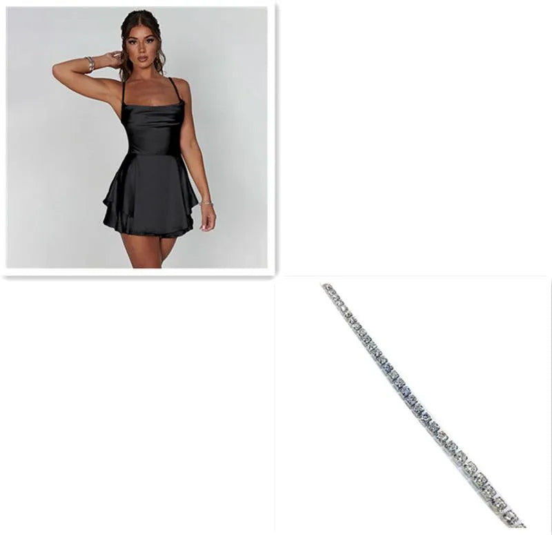 Levoire | Robe trapèze courte élégante en satin avec ruban sans dos Noir Argent