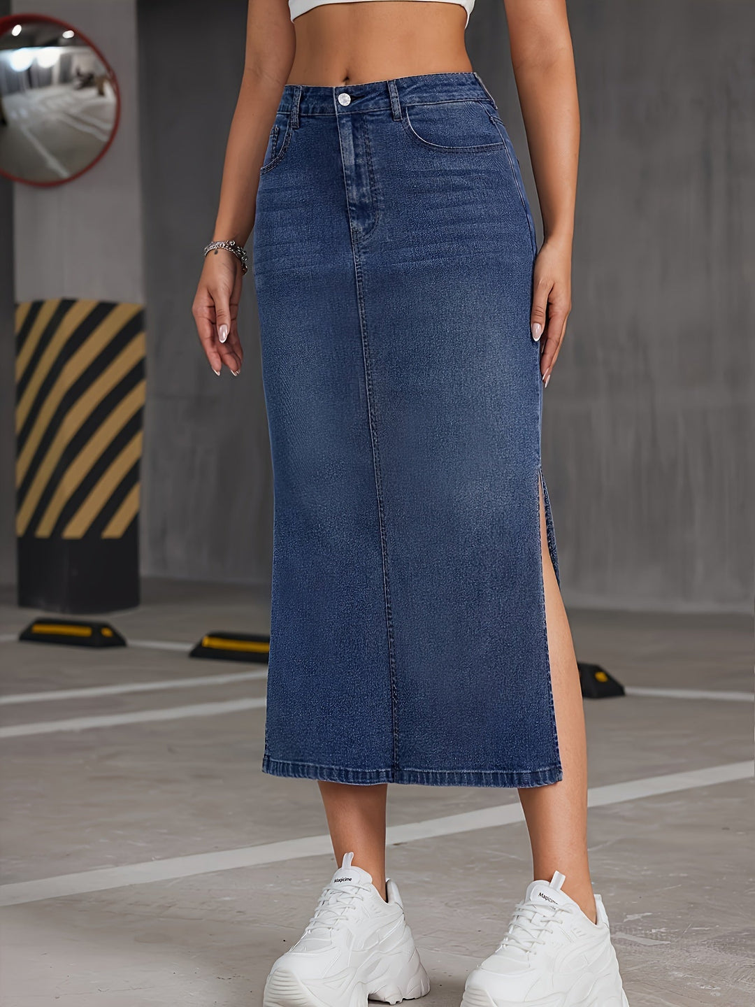 Levoire | Jupe Midi En Denim Bleue À Taille Haute Et Poches Obliques