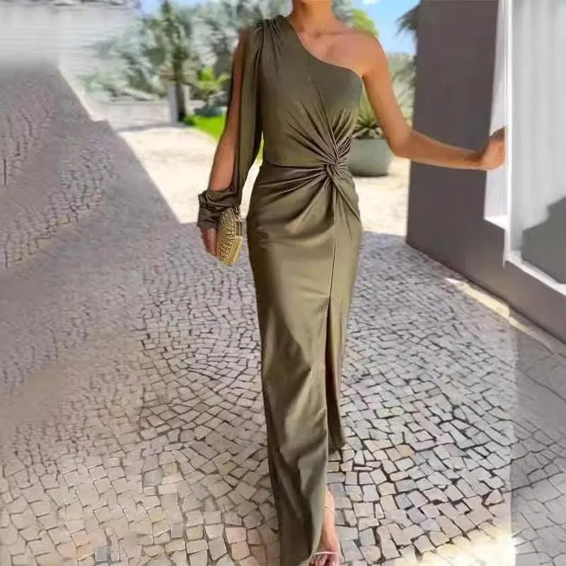 Levoire | Robe Slim Fit pour femmes en couleur unie, avec des bretelles diagonales et un nœud