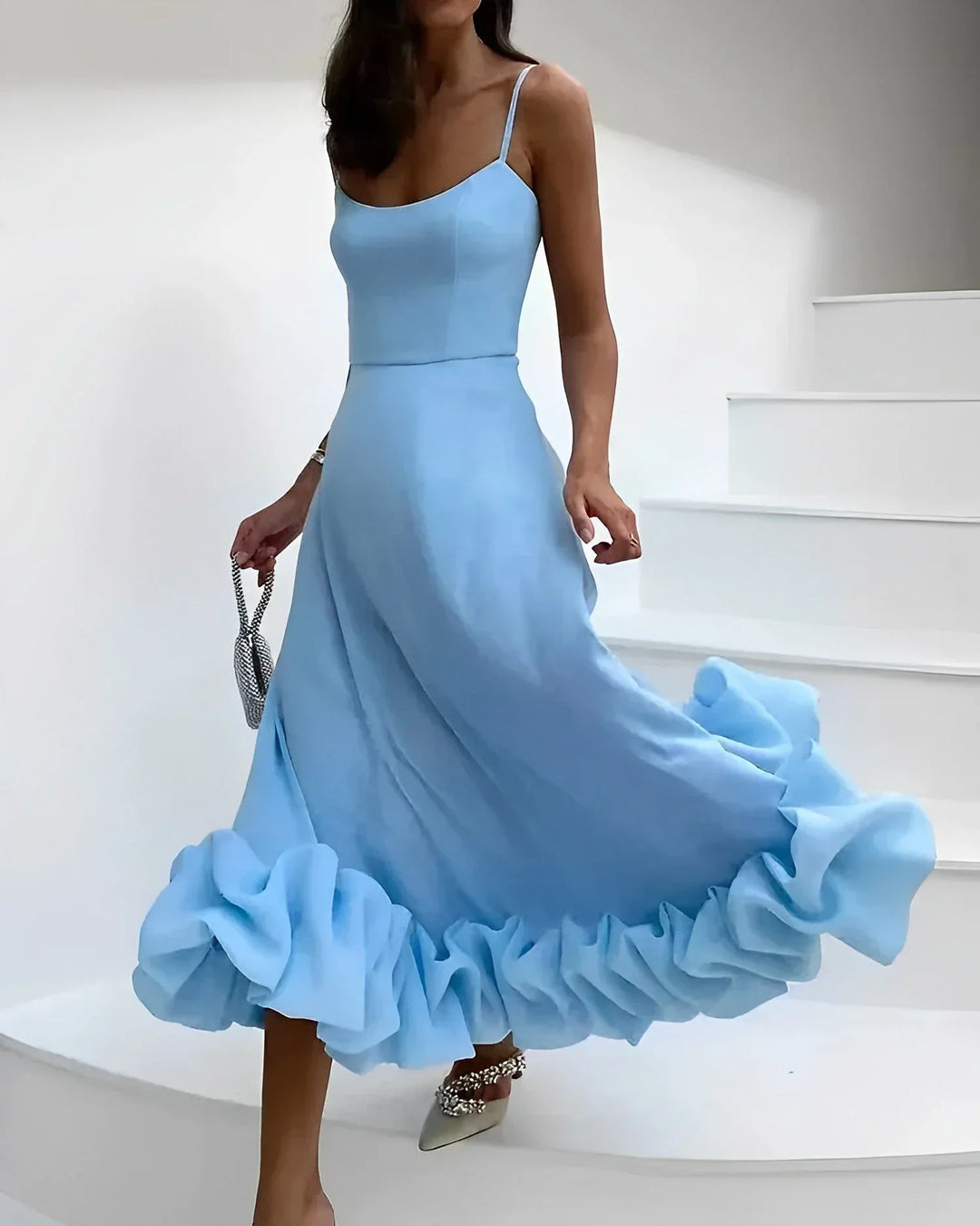 Levoire | Belle Robe Midi Avec Bretelles Et Découpe En U Bleu