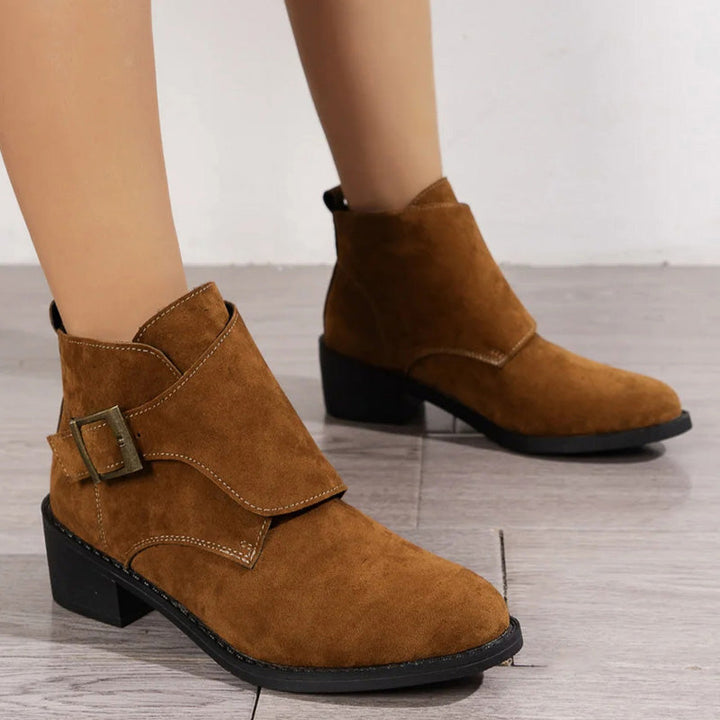 Levoire | Élégant Bottes Chunky À Talon Et À Boucle En Vin Pour Femmes