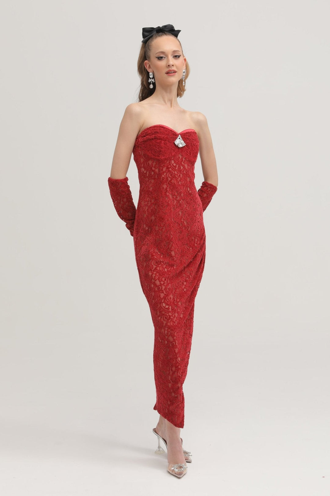 Levoire | Robe Midi Rouge Garnie (Avec Gants)