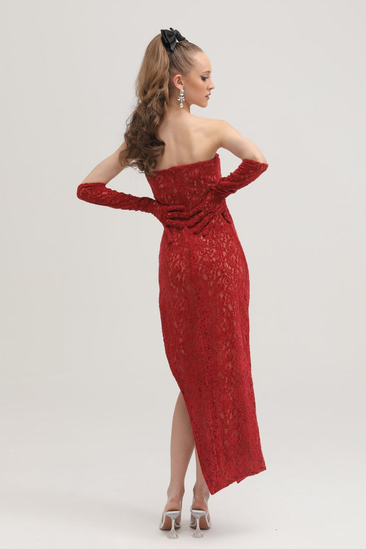 Levoire | Robe Midi Rouge Garnie (Avec Gants)
