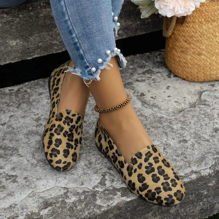 Levoire | Chaussures à talon bas en daim pour femmes – motif léopard et confort élégant