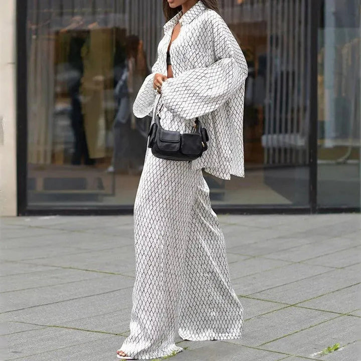 Levoire | Set, qui se compose de deux pièces : une chemise et un pantalon long avec des revers Blanc