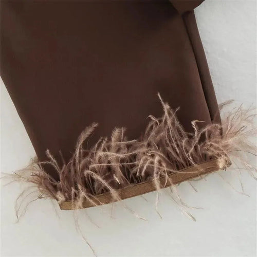 Levoire | Haut top en satin court avec manteau en plumes en soie
