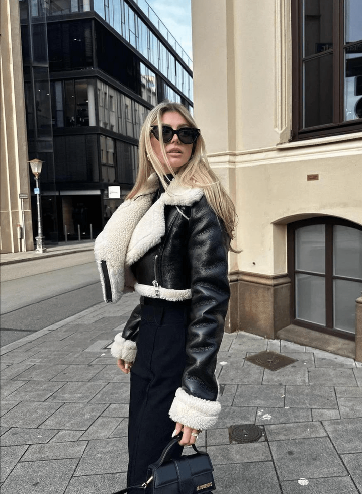 Levoire | Look Élégant Pour Les Jours Froids Avec Garniture En Fourrure Noir