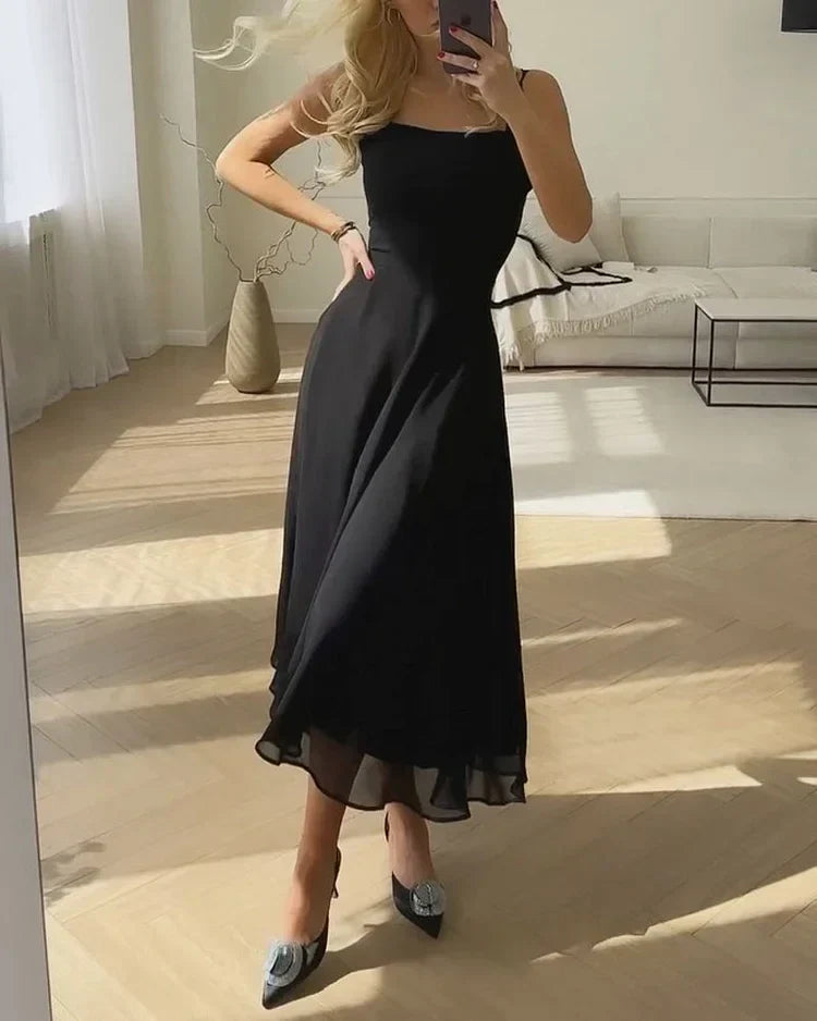 Levoire | Robe élégante en mousseline de soie à encolure carrée et de couleur unie Noir