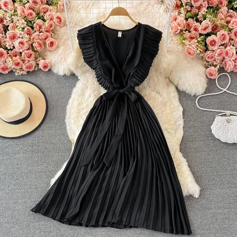 Levoire | Robe plissée à décolleté en V Noir Une taille