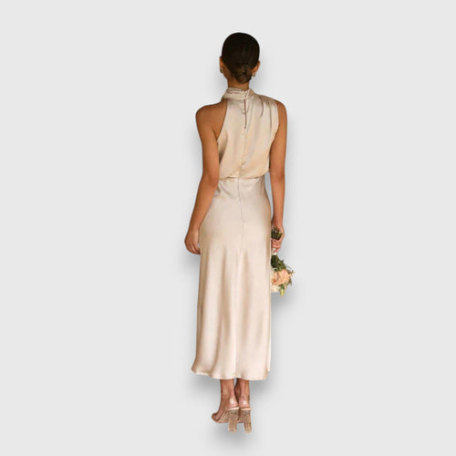 Levoire | Robe Féminine Avec Jupe Évasée