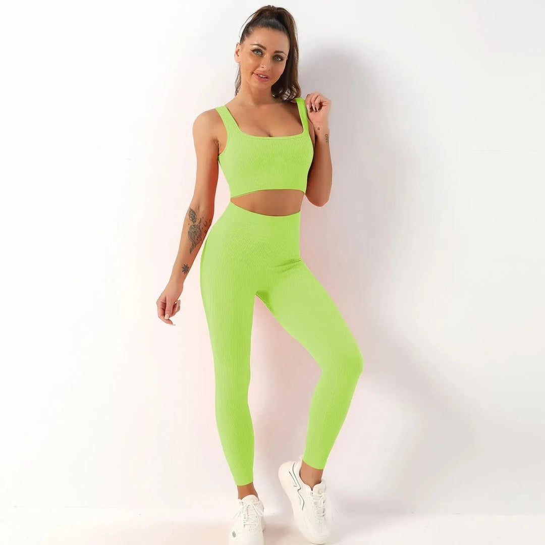 Levoire | Pantalons de yoga associés à un débardeur de yoga vert Série Olkatu