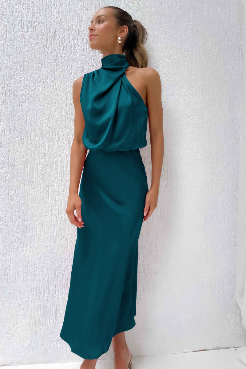 Levoire | Élégant Midi Robe En Vert Frais Avec Un Décolleté Moderne