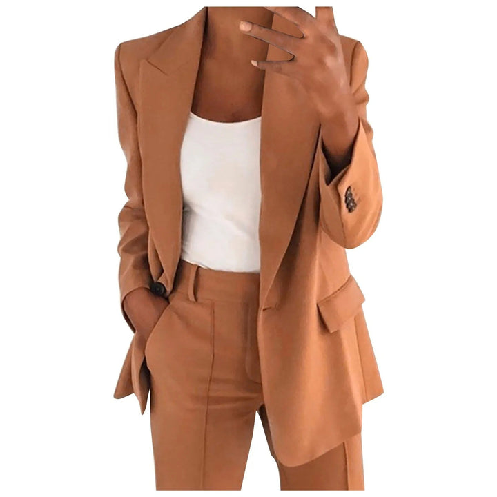 Levoire | Tailleur Femme Avec Veste Bleue Et Pantalon Uni Khaki