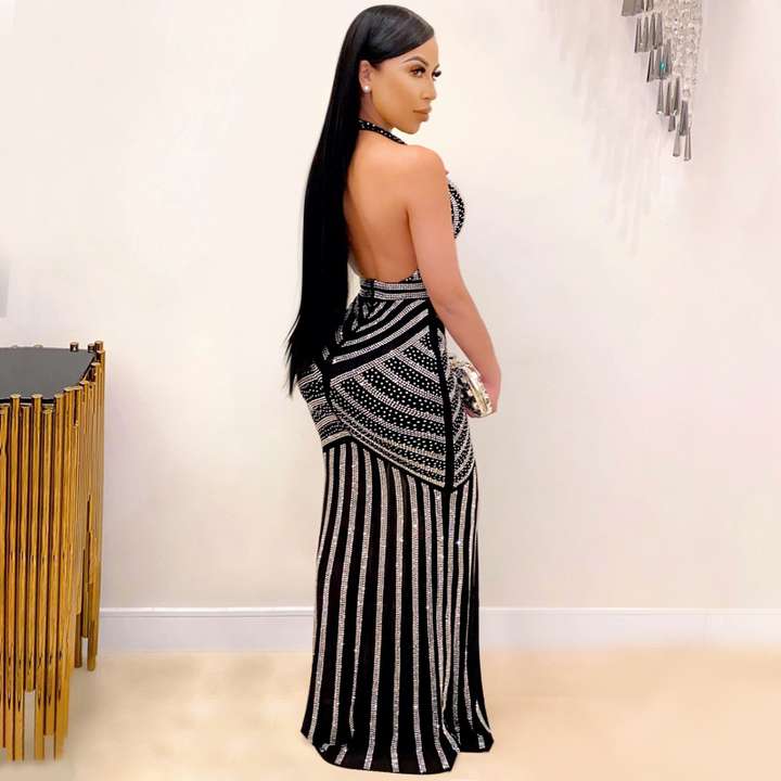 Levoire | robe de soirée longue décolletée avec un dos ouvert, décolleté profond avec des strass