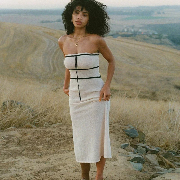 Levoire | Élégante Combinaison Composée D'Un Top Bandeau Et D'Une Jupe Maxi Beige
